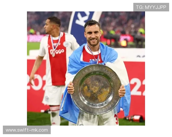 塔利亚菲科转会阿贾克斯引发关注 左后卫新援成球队防线关键棋子