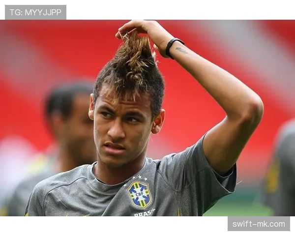 内马尔或将加盟曼联，转会传闻引发球迷热议