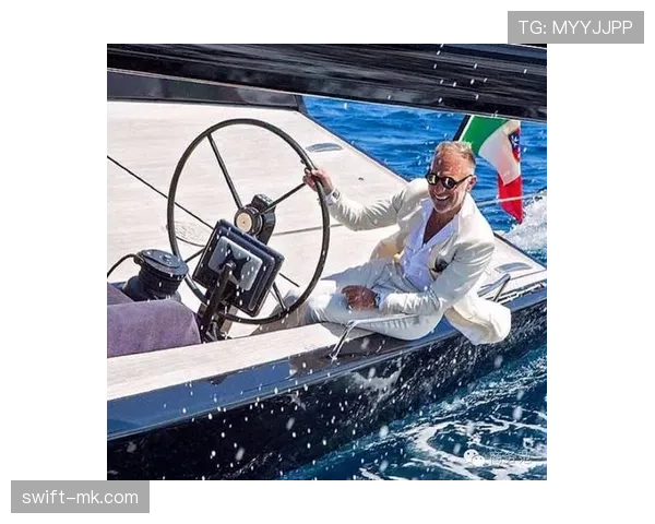 乔恩·琼斯下飞机先换拖鞋，客厅直接像个奢侈品快闪店