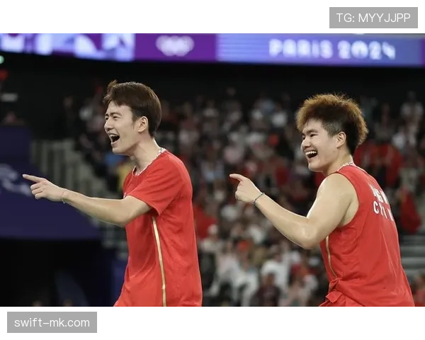 梁伟铿训练场上冷面，生活照里钱包和豪宅亮瞎我眼