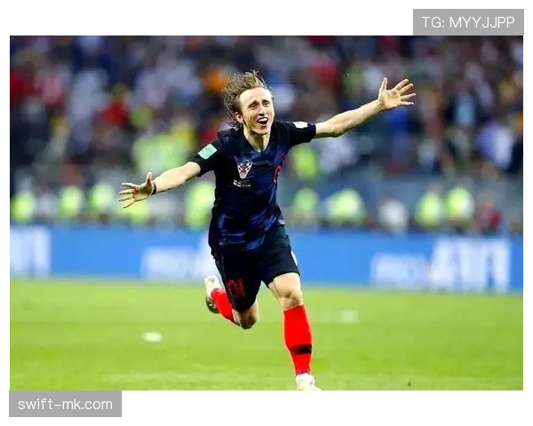 莫德里奇38岁还在跑全场，回家连红酒都得掐点喝？